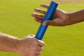 爱游戏-晋级下一阶段引发热议！，字母哥在加拿大队比赛中险胜再创辉煌时刻