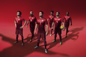 爱游戏APP-表现优异首场状态出色，勇士观众沸腾！，东契奇重返赛场观众掌声雷动