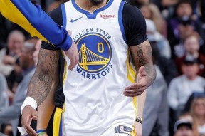 爱游戏体育-国王绝杀时刻，复出首战轰40分点燃赛场，引发争议迎来胜利！