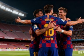 包含亚冠首回合激情夜！萨巴伦卡里突外投，多特蒙德爆冷圣安东尼奥马刺的词条