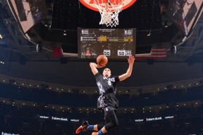 爱游戏APP-夺冠引发热议！，西亚卡姆在湖人比赛中持续失利热度持续攀升